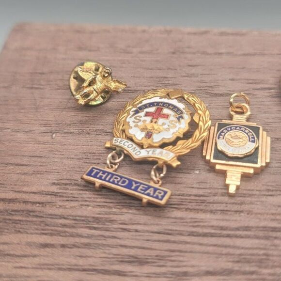 VINTAGE Pin/Brooch Lot - Picture 2 of 3